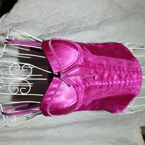 RATHER REFINED❣️GUESS satiny fuchsia camisole. Size medium.